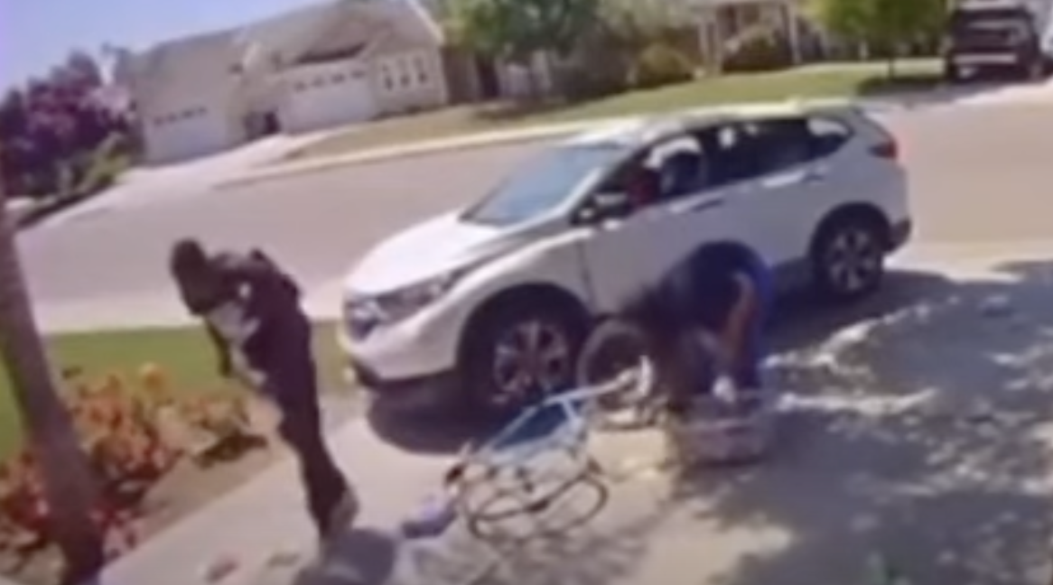Dollar General Manager Chases Down, Runs Down Thief With Her Car To ...
