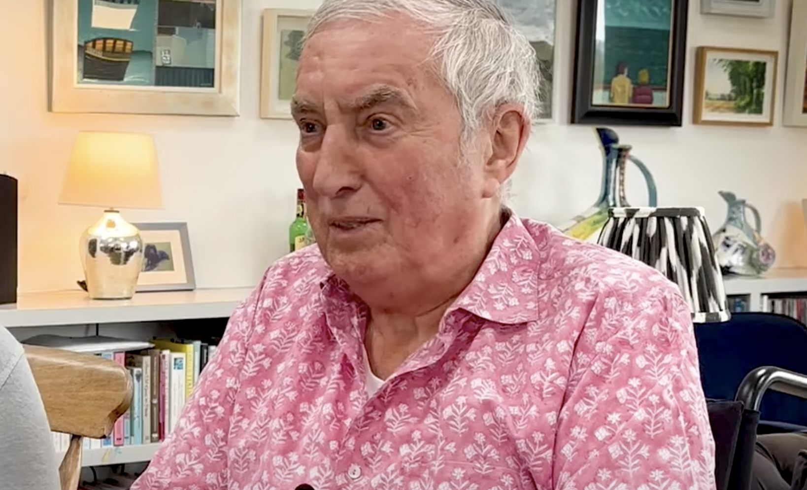 BBC's Johnnie Walker Dies At 79 - The American Tribune.com