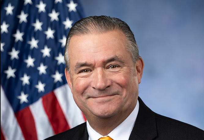 “He’s a Democrat”: MAGA Sounded Off on Retiring RINO Over His Ridiculous Attacks on Pete Hegseth